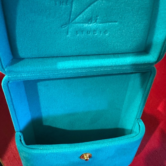 Shop Khoi Teal Velvet Jewelry Box - Picture 4 of 10